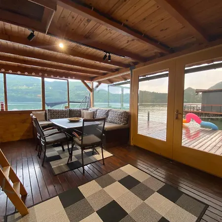 Viridian Three Boathouse Micah, Lejlighed