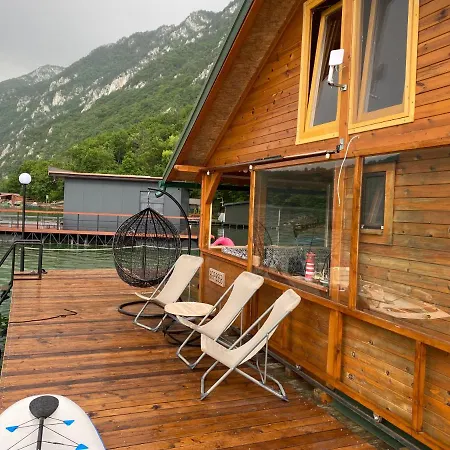 Viridian Three Boathouse Micah, 公寓 佩鲁恰茨