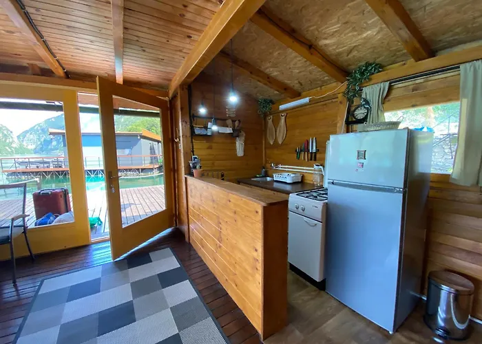 Viridian Three Boathouse Micah,